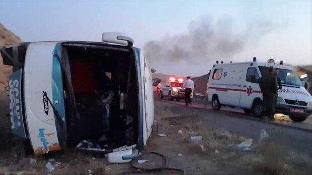 Bus accident leaves 16 Iranians killed, injured (+VIDEO)