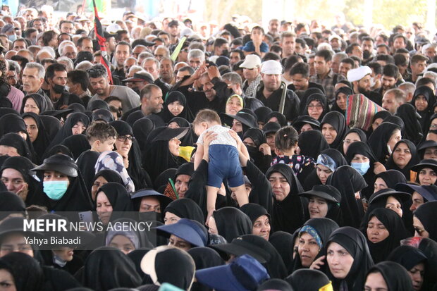 Mehr News Agency - Multitude of Arbaeen pilgrims at Khosrawi border ...