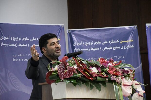 ارسال ۱۱ هزار تن بذر اصلاح شده به شهرستان‌های آذربایجان شرقی