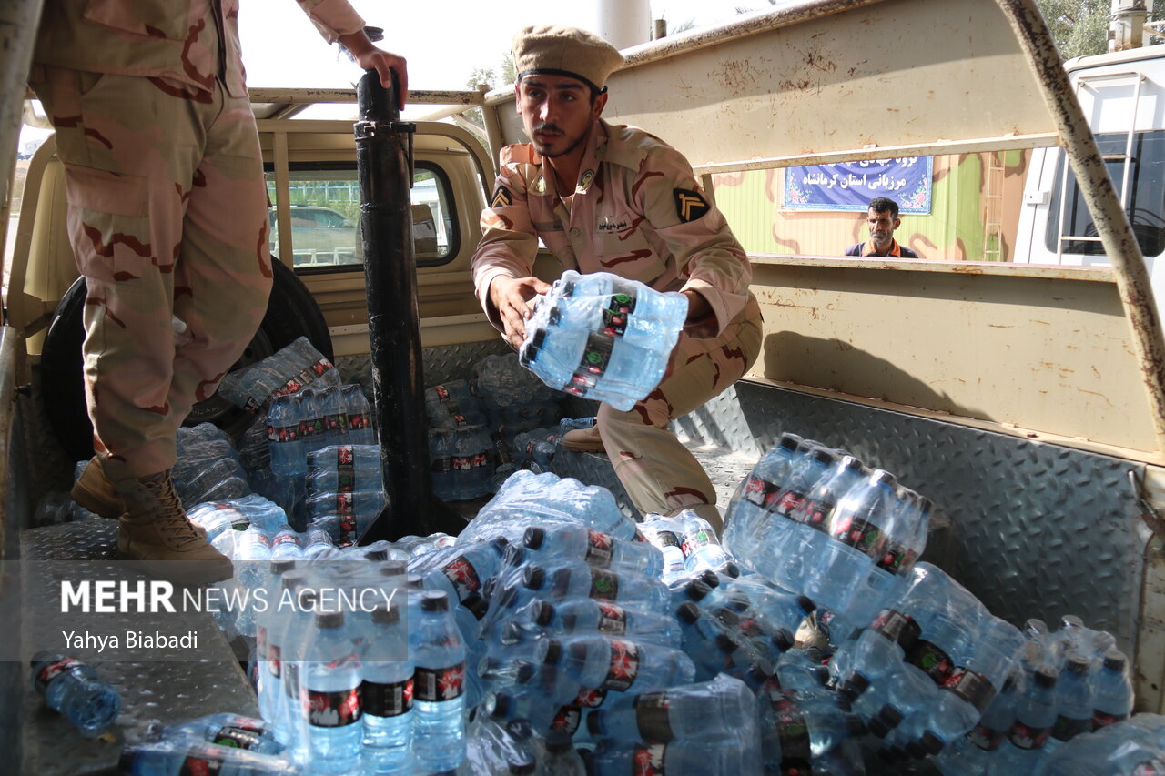 Mehr News Agency - Multitude of Arbaeen pilgrims at Khosrawi border ...