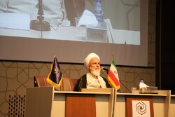 بیانات امام(ره) و رهبر انقلاب جایگاه حوزه خواهران را ثابت می‌کند