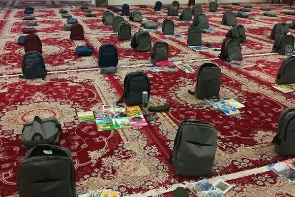 ۲۰۰۰ بسته نوشت‌افزار بین دانش‌آموزان نیازمند بوشهر توزیع شد