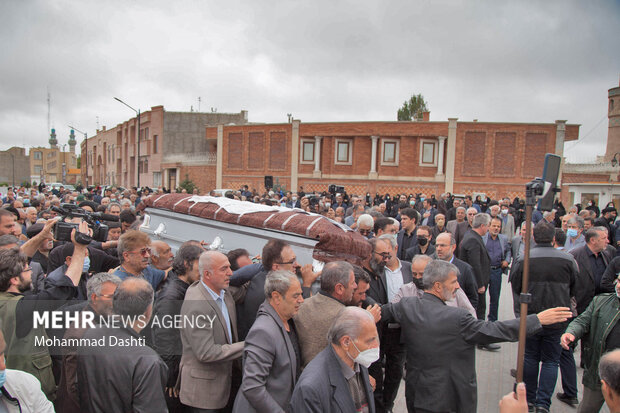 وداع با شکوه <a href='https://sayeb.ir/tag/%d8%a7%d8%b1%d8%af%d8%a8%db%8c%d9%84'></div>اردبیل</a>یها با <a href='https://sayeb.ir/tag/%db%8c%d9%88%d8%b3%d9%81-%d9%85%d8%b9%d9%85%d8%a7%d8%b1%db%8c'>یوسف معماری</a>