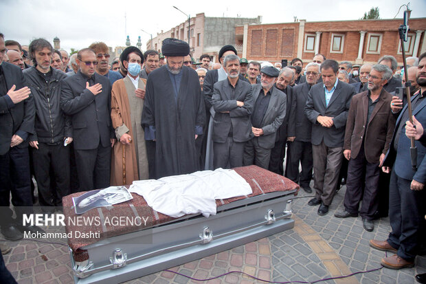 وداع با شکوه <a href='https://sayeb.ir/tag/%d8%a7%d8%b1%d8%af%d8%a8%db%8c%d9%84'></div>اردبیل</a>یها با <a href='https://sayeb.ir/tag/%db%8c%d9%88%d8%b3%d9%81-%d9%85%d8%b9%d9%85%d8%a7%d8%b1%db%8c'>یوسف معماری</a>