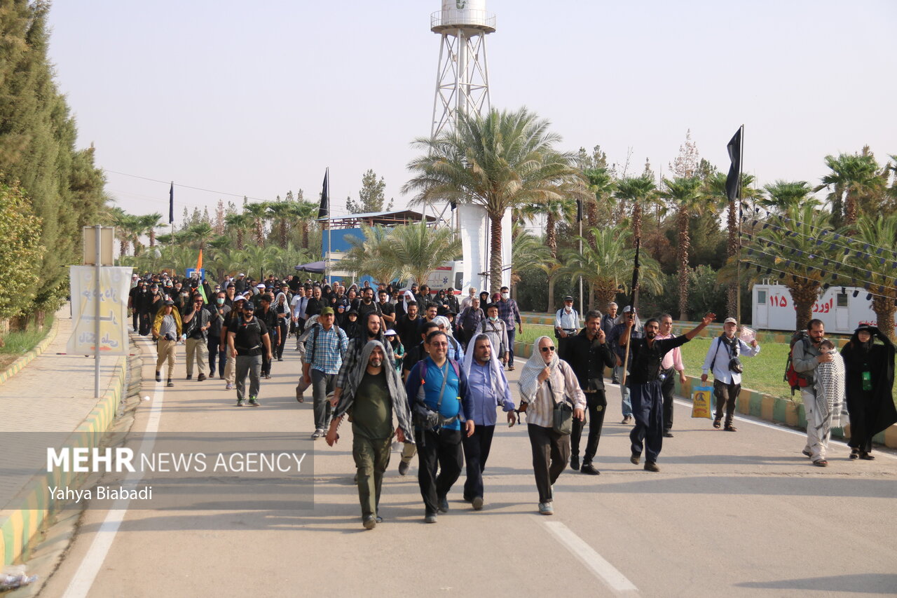 ازدحام در مهران؛ خسروی مملو از زائران/ مخبر و وحیدی در مناطق مرزی