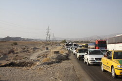 تردد در دو لاین محور مهران به ایلام/ ترافیک سنگین در محورهای شمالی