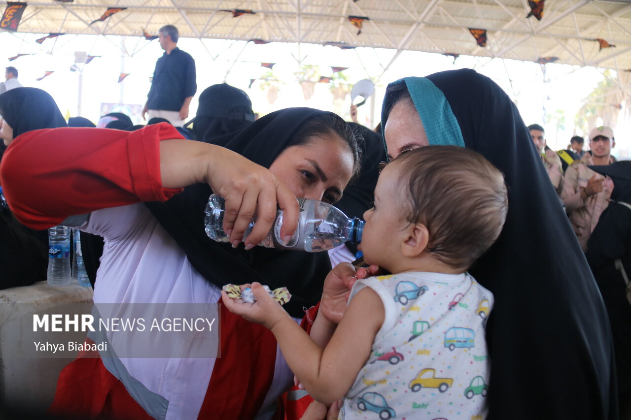 مرزها مسدود؛ ازدحام برقرار/ رئیسجمهور پیگیر وضعیت تردد زائران