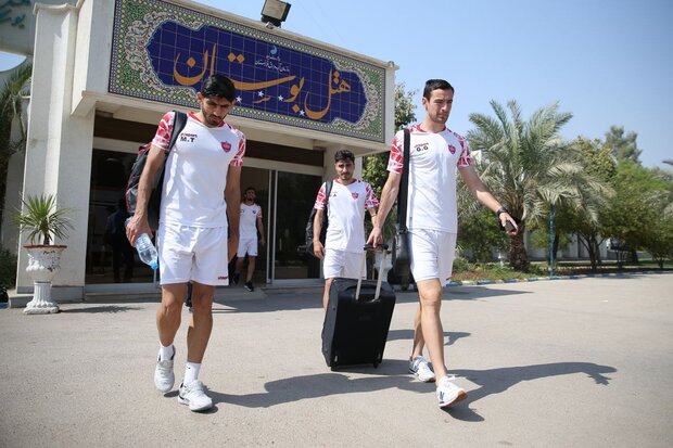 کاروان تیم فوتبال پرسپولیس راهی مسجدسلیمان شد