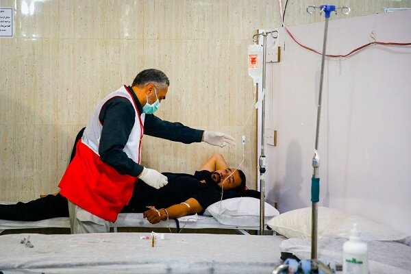 استقرار تیم‌های امدادی هلال احمر کرمانشاه در درمانگاه منذریه عراق