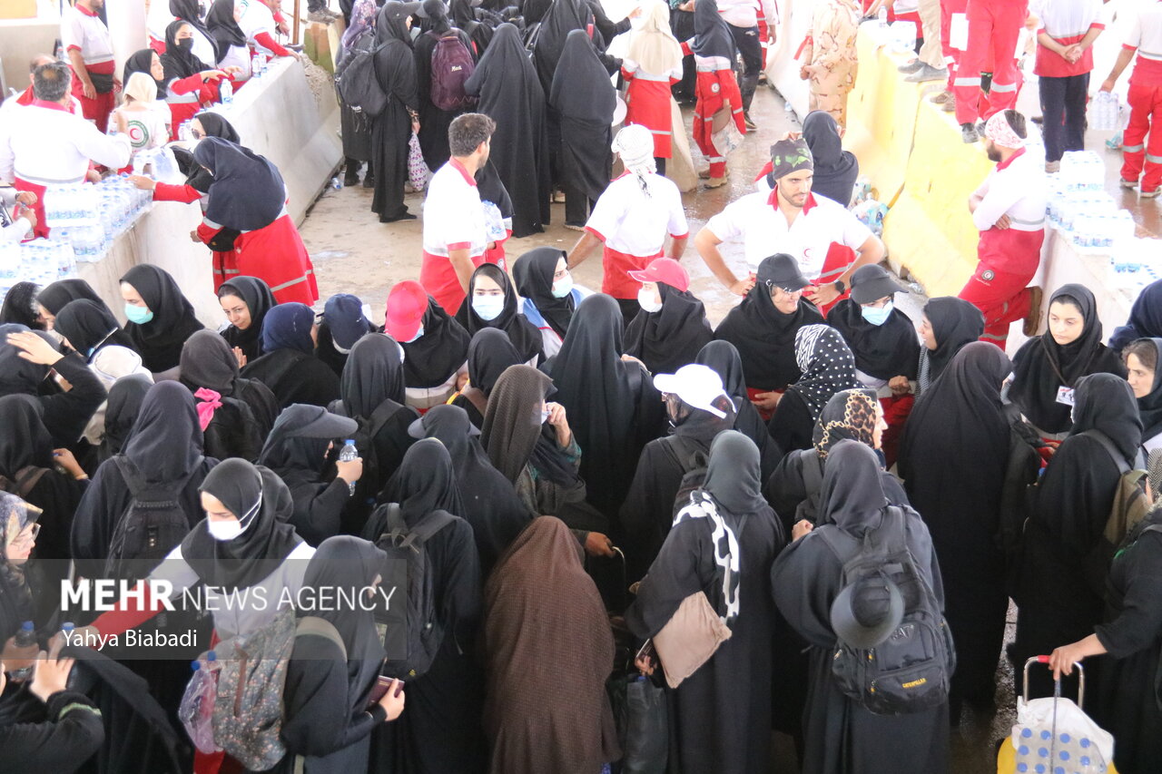 مرزها مسدود؛ ازدحام برقرار/ رئیسجمهور پیگیر وضعیت تردد زائران