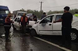 تصادف جرثقیل با دو خودرو در جاده صومعه سرا به کسما/ ۶ نفر مصدوم شدند