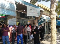 استقرار کانکس‌های سیار نانوایی از سوی هیئت‌های مذهبی در مشهد/کالاهای اساسی تامین می‌شود