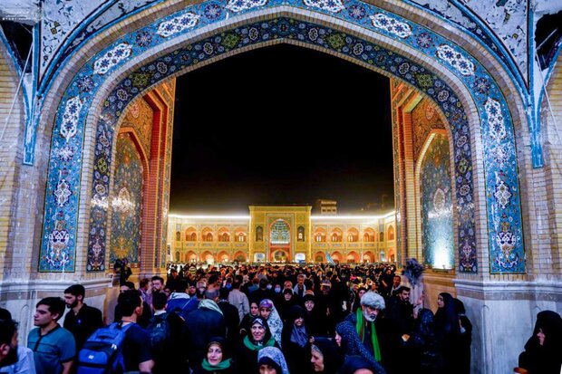 اقامت ۷۰ هزار زائر اربعین در صحن و شبستان حضرت زهرا(س) 