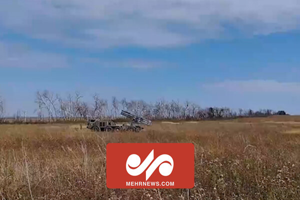 تصاویری از حمله توپخانه‌ای ارتش روسیه به مواضع نظامی اوکراین