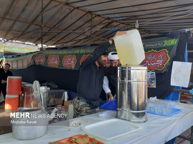 خدمات‌رسانی موکب‌ها در مرز مهران
