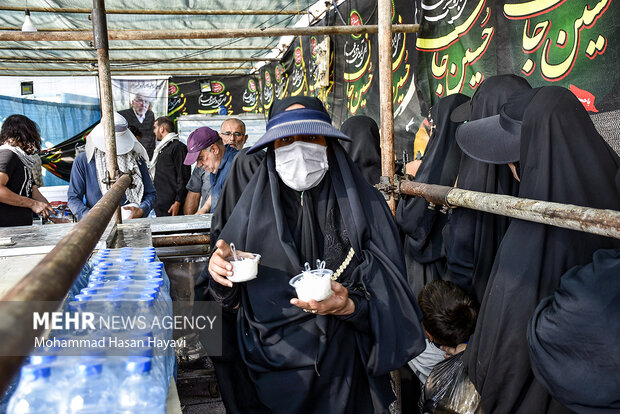 ادامه خدمات‌رسانی به زائران اربعین در شلمچه