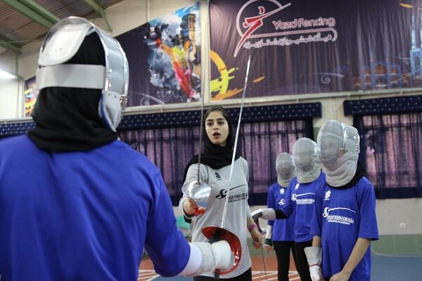 دختران شمشیرباز کشور برای حضور در مسابقات قهرمانی کشور آماده شدند