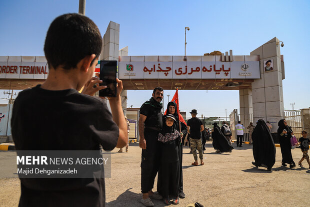 زائران اربعین از مرز چذابه به کشور بازگردند