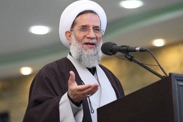 انقلاب اسلامی ایران باوجود تمام توطئهها به مسیر خود ادامه میدهد