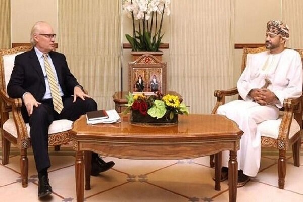 رایزنی وزیر خارجه عمان با فرستاده واشنگتن در امور یمن