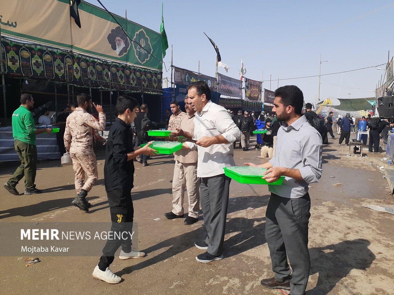 مهرورزی کودکان عشیره های عراقی در عمودهای اربعین