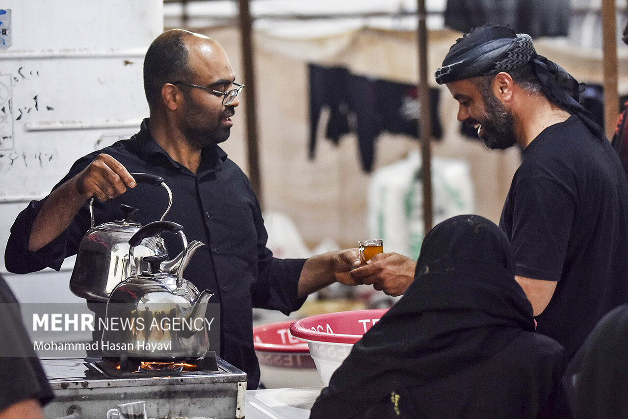 ۵۰۰ موکب به زائران حسینی در شلمچه خدمت رسانی می‌کنند