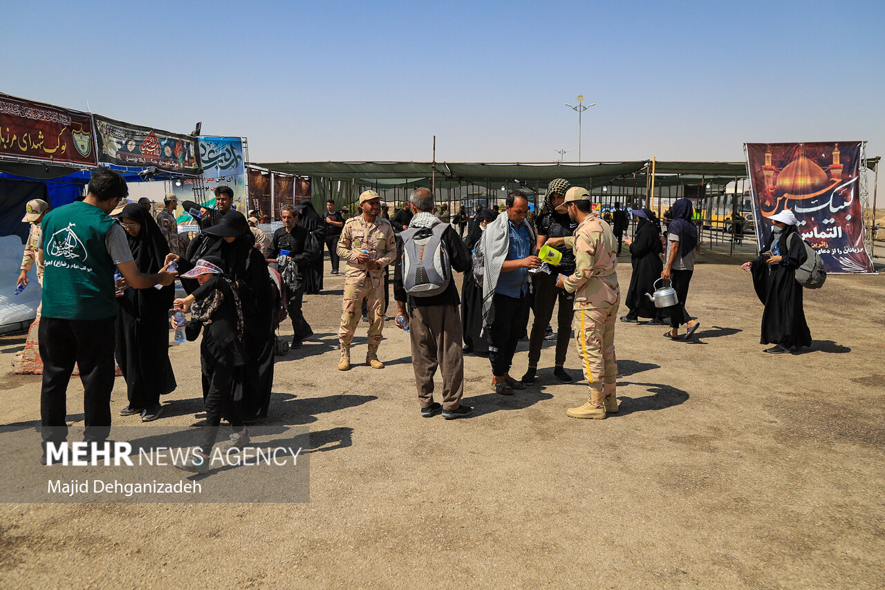 ارائه خدمات شهرداری اهواز به زوار حسینی در مرز چذابه