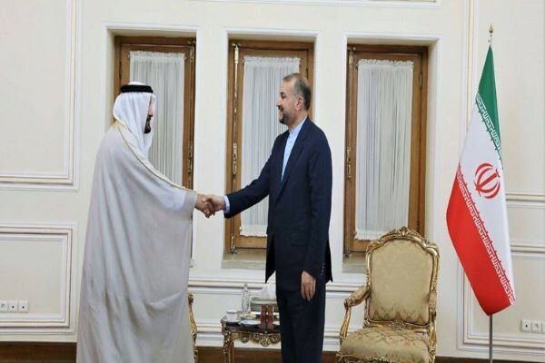 Tehran interested in expanding ties with Abu Dhabi: FM