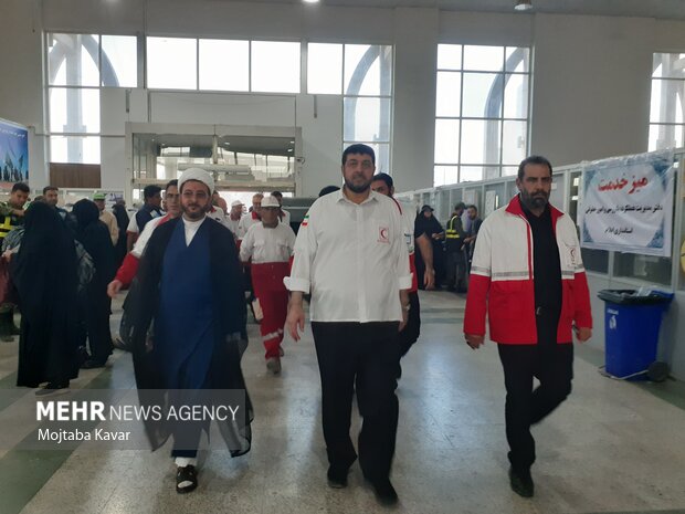 بازدید رئیس جمعیت هلال احمر از مرز مهران