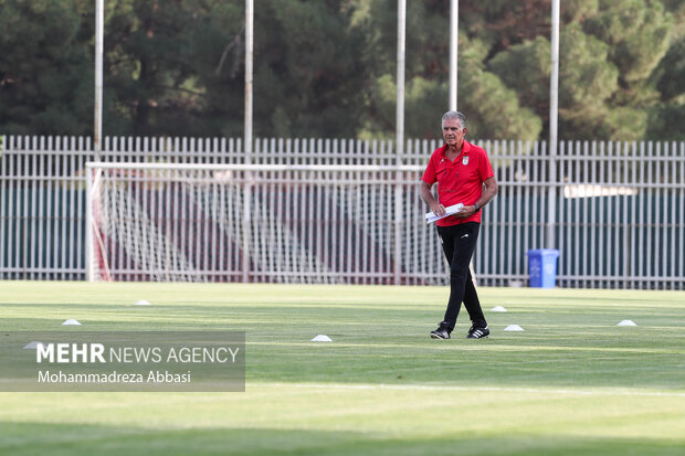 کارلوس کی روش سرمربی جدید تیم ملی فوتبال ایران در اولین تمرین تیم ملی در کمپ تیم های ملی حضور دارد