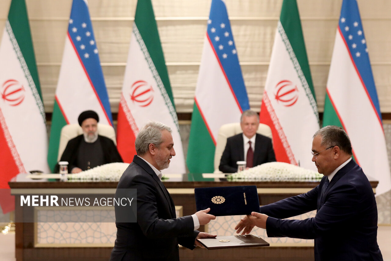 ایران اور ازبکستان کے درمیان باہمی تعاون کی 17 یاد داشتوں پر دستخط کی تقریب