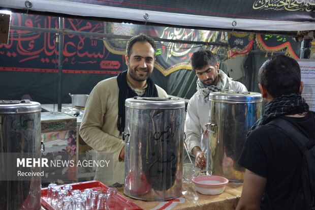 خدمت‌رسانی موکب رایة العباس کرمانشاه در شهر نجف