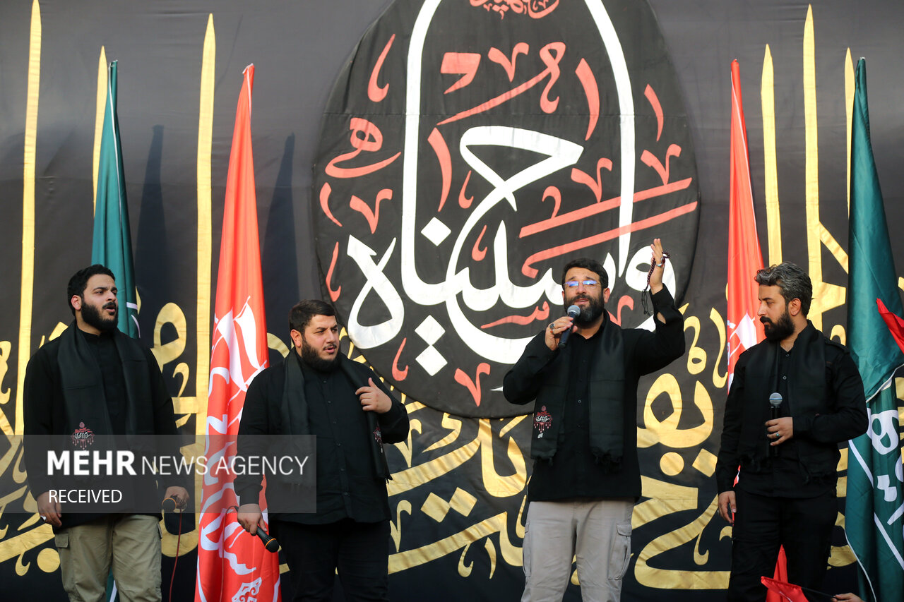 اجرای سرود سلام فرمانده در مسجد سهله
