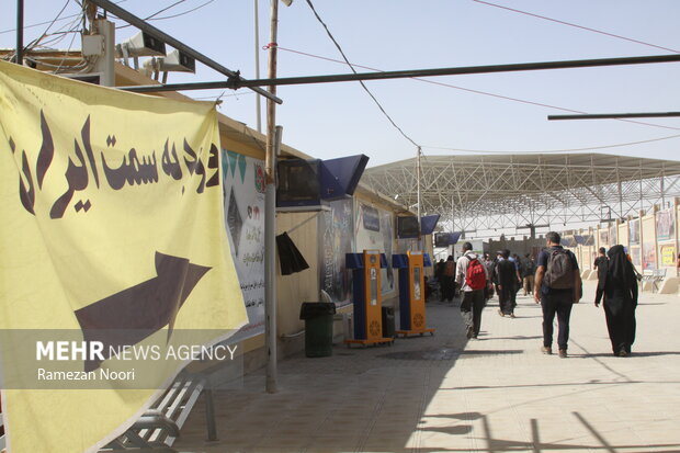 بازگشت زائران اربعین حسینی از مرز مهران به داخل کشور ادامه دارد.