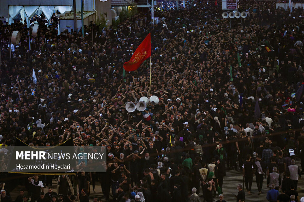 کربلا مملو از زائران اربعین/ روی خط «مهر» به زیارت برویم!