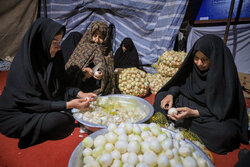 موکب یزدی‌ها در مسیر زائران اربعین