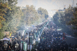 تہران میں اربعین کی مشی سے محروم رہ جانے والوں کا پیدل مارچ