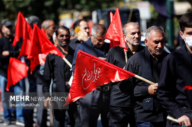 راهپیمایی جاماندگان اربعین حسینی در تایباد برگزار شد