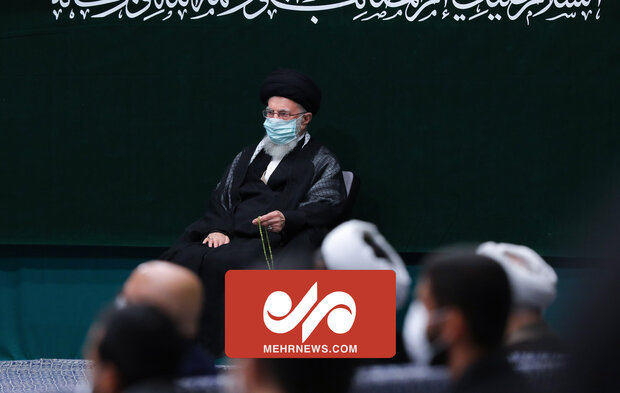 دقایقی از مراسم عزاداری اربعین حسینی با حضور رهبر معظم انقلاب