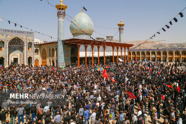عزاداری چله نشینان حسینی در حرم مطهر امین ولایت/حماسه جاماندگان عزاداری چله نشینان حسینی در حرم مطهر امین ولایت/حماسه جاماندگان