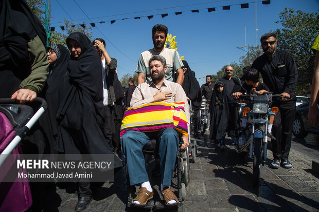 پیادهروی دلدادگان حسین (ع) در دیار مینودری