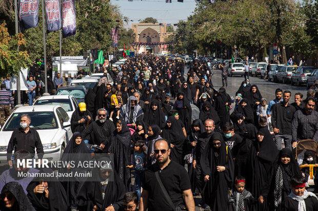 برپایی مراسم دلدادگان حسینی در قزوین با حضور ۴۰ موکب