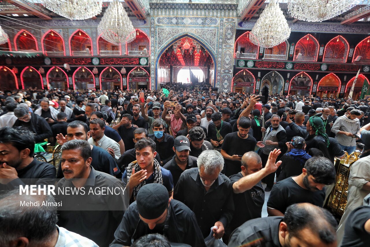 خروش میلیونی امت حسینی در کربلا؛ بینالحرمین سراسر «لبیک یا حسین»