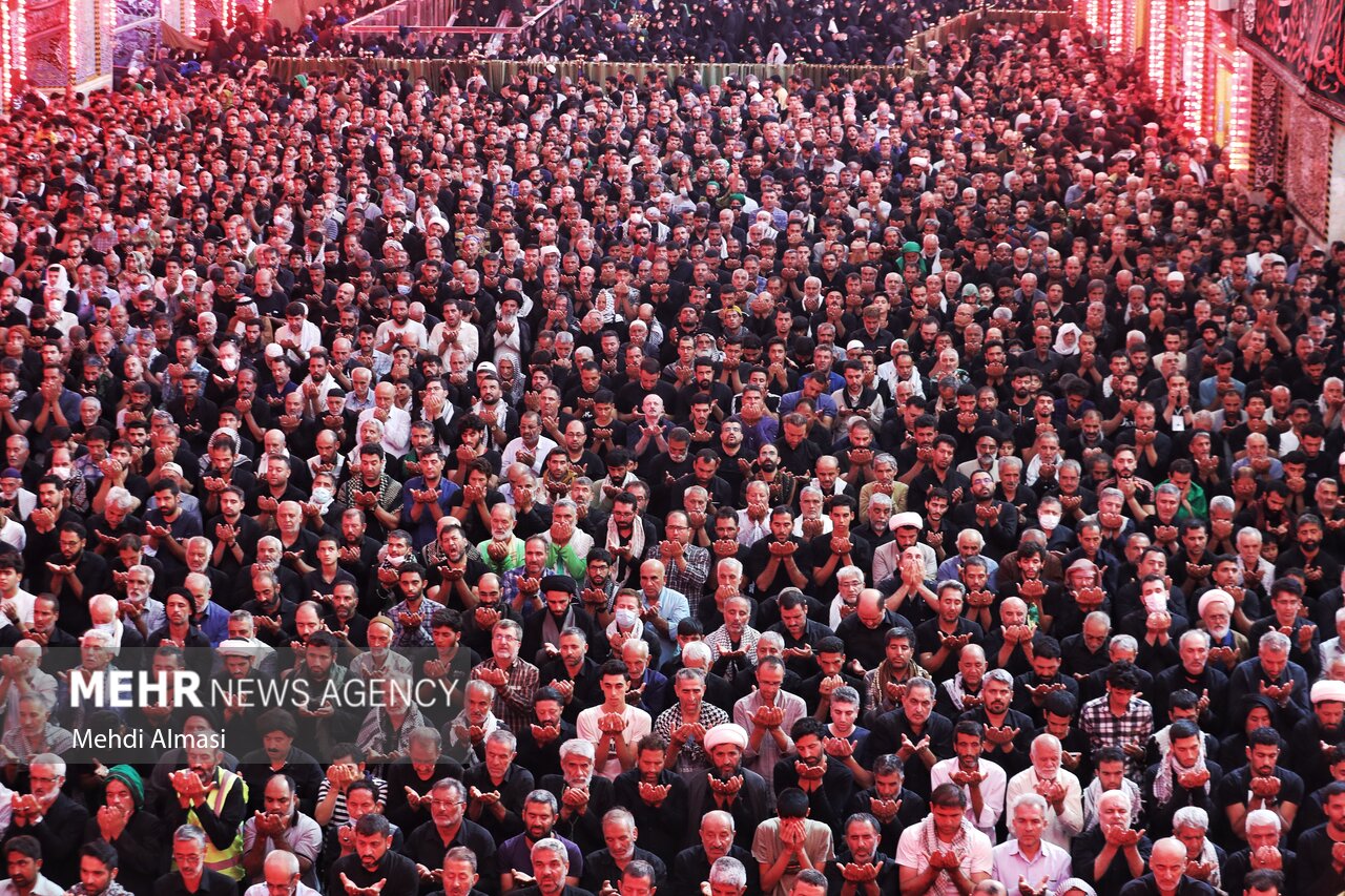 خروش میلیونی امت حسینی در کربلا؛ بینالحرمین سراسر «لبیک یا حسین»