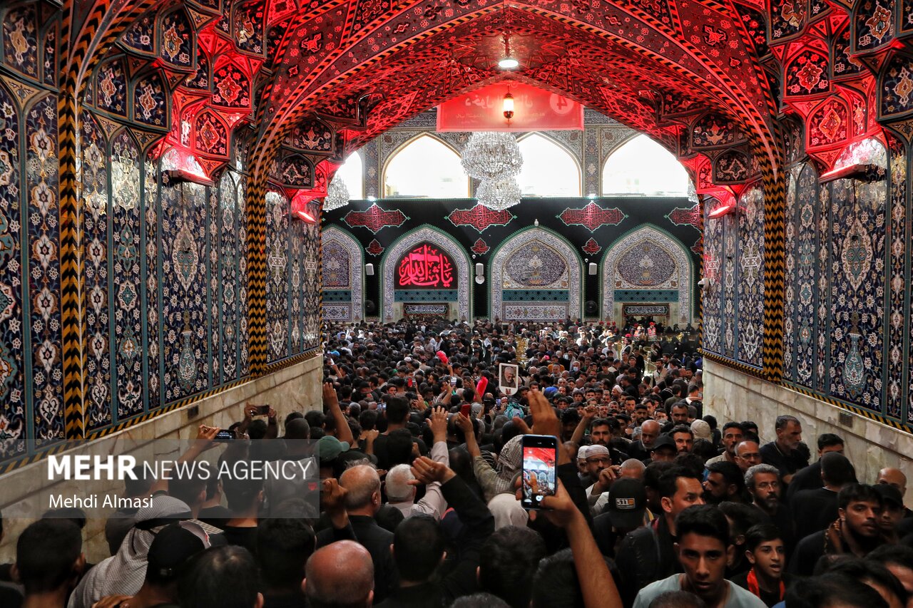 خروش میلیونی امت حسینی در کربلا؛ بینالحرمین سراسر «لبیک یا حسین»