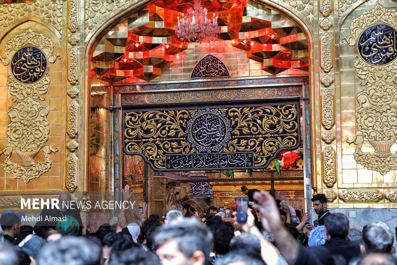 خروش میلیونی امت حسینی در کربلا؛ بینالحرمین سراسر «لبیک یا حسین»