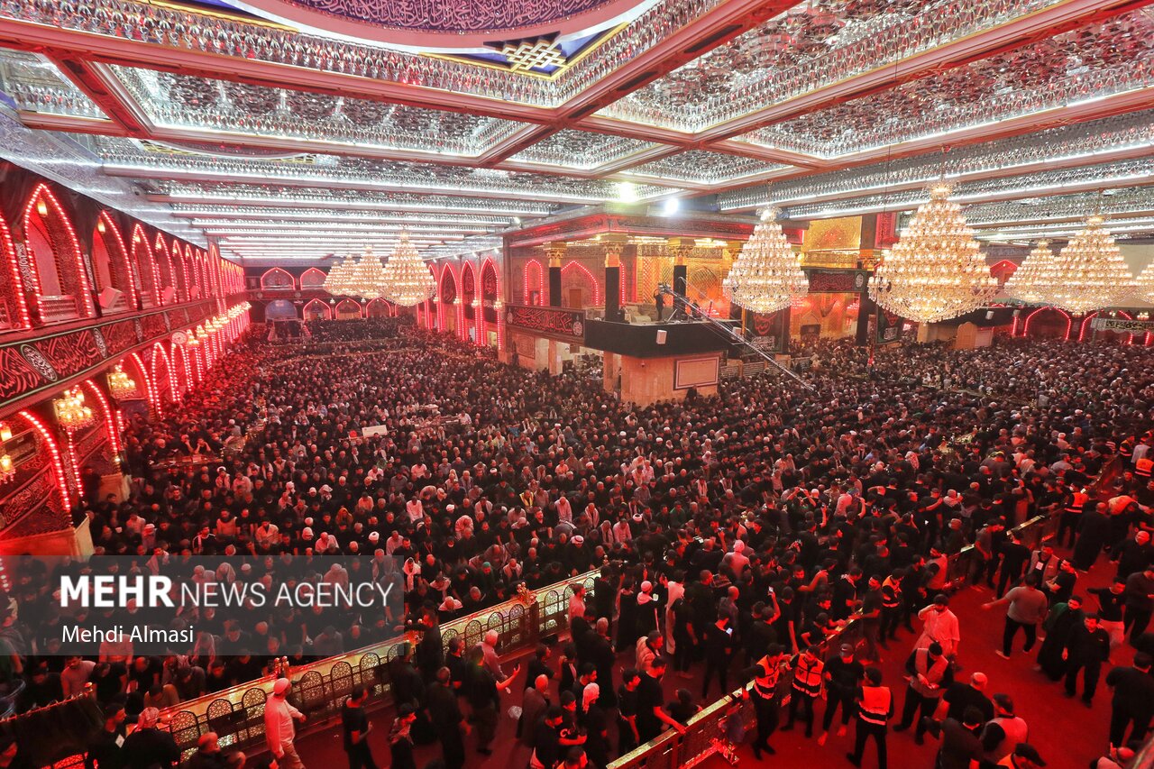 خروش میلیونی امت حسینی در کربلا؛ بینالحرمین سراسر «لبیک یا حسین»