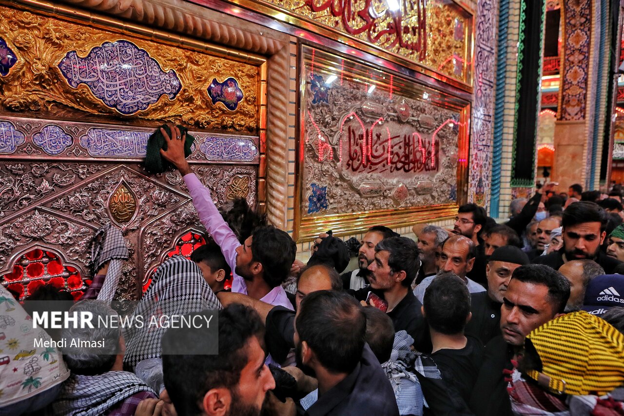 خروش میلیونی امت حسینی در کربلا؛ بینالحرمین سراسر «لبیک یا حسین»