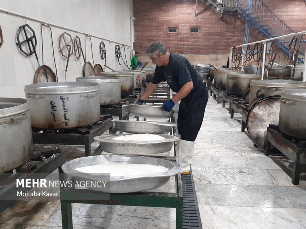 پخت ۵۵۰ دیگ غذا به مناسبت عید غدیر در تبریز 