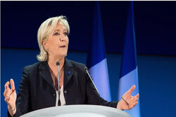 لوپن: دموکراسی در فرانسه شکست‌خورده است